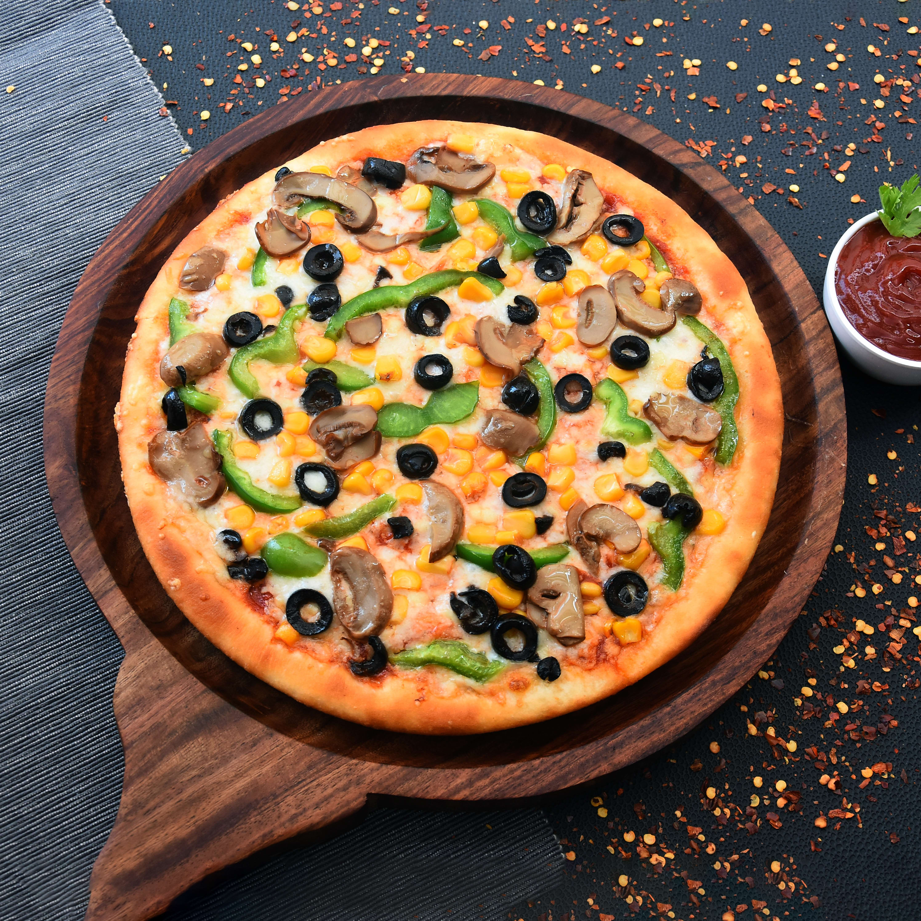 10 Pounder Pizza - Logo