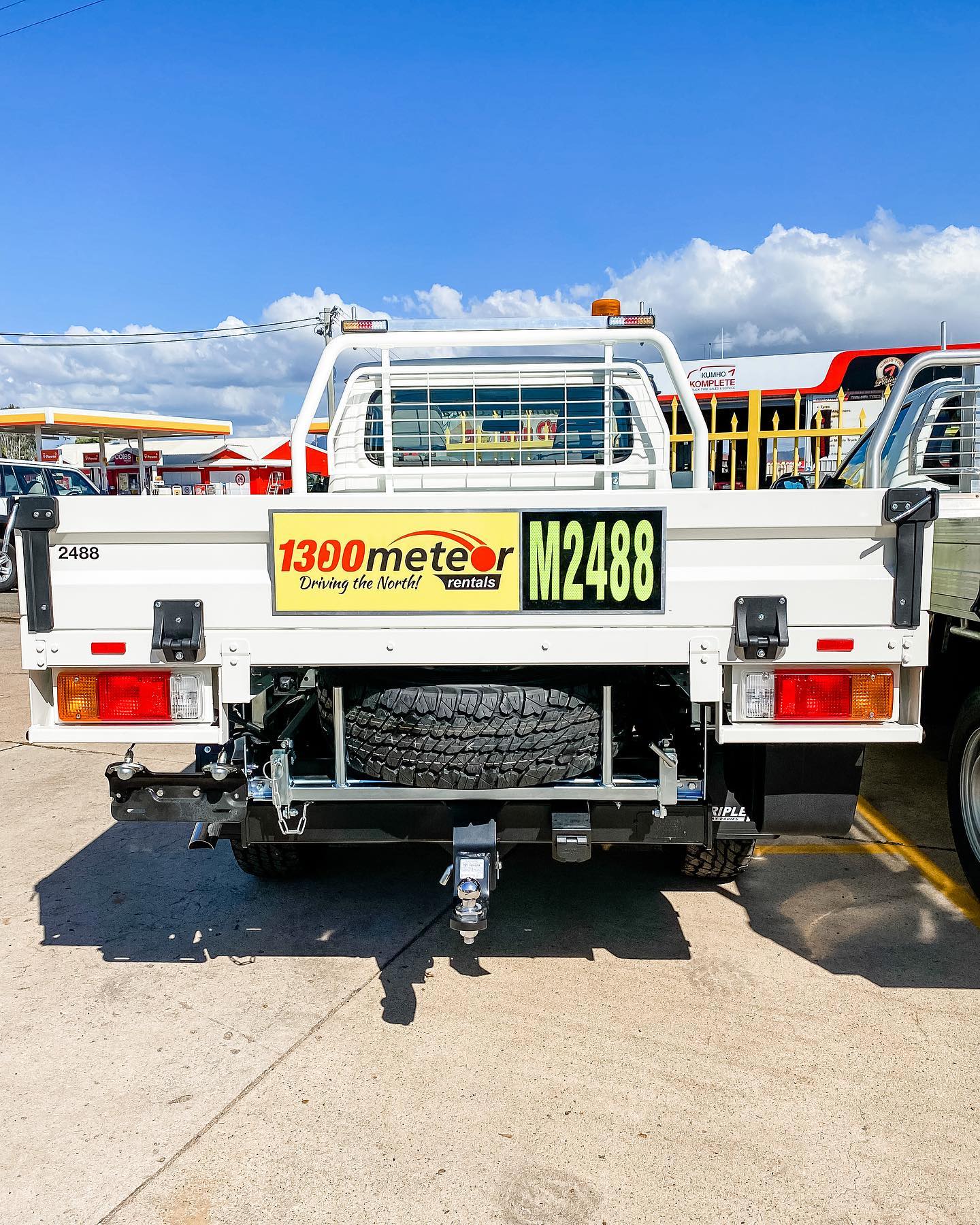 1300 Meteor Rentals - Logo