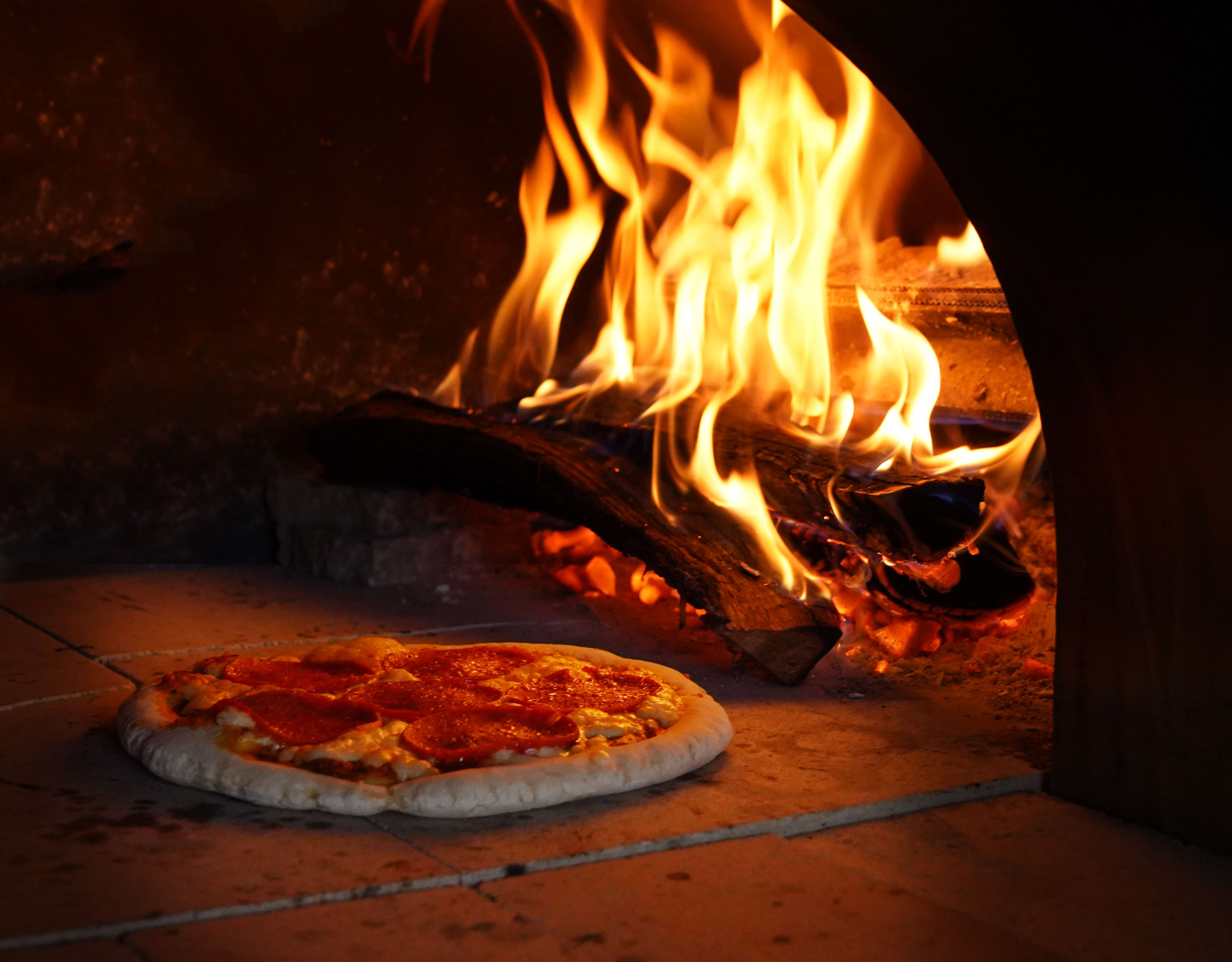 400 The Wood Fired Pizzeria - Logo
