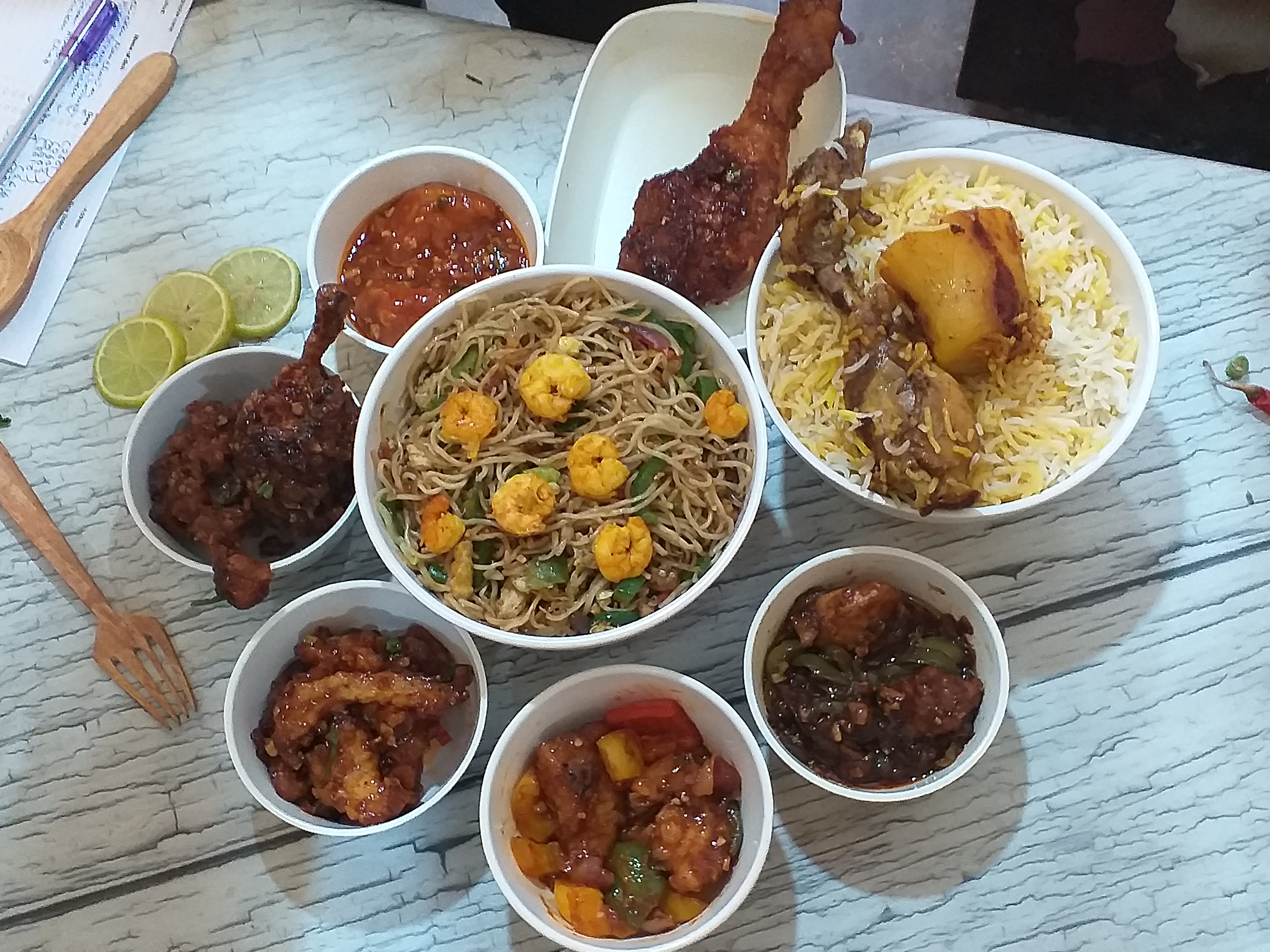@69 Food Zone - Logo