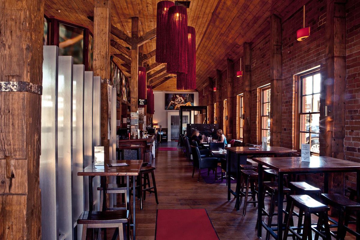 81 Bistro & Taphouse - Logo