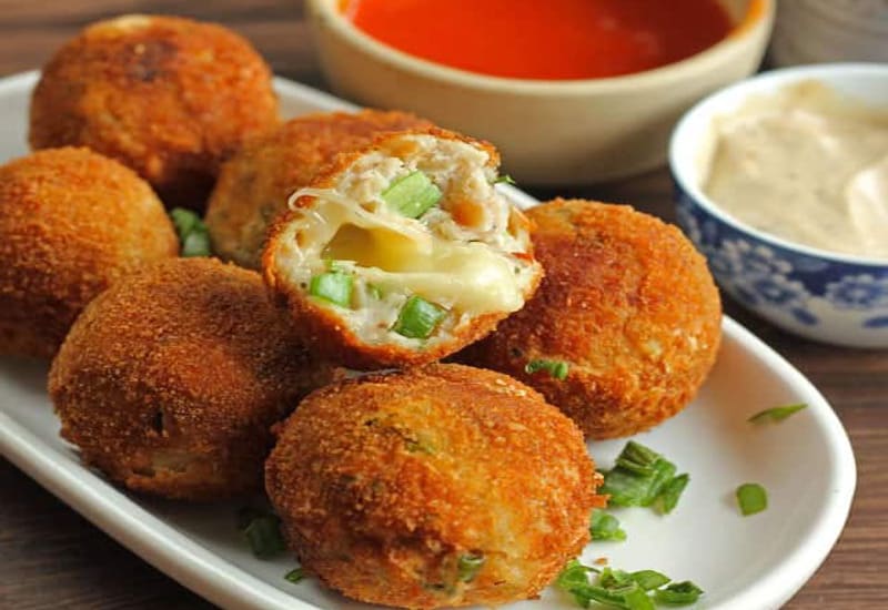 AAH CHICKEN BALLS - Logo