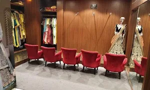 Aakarshan Boutique - Logo