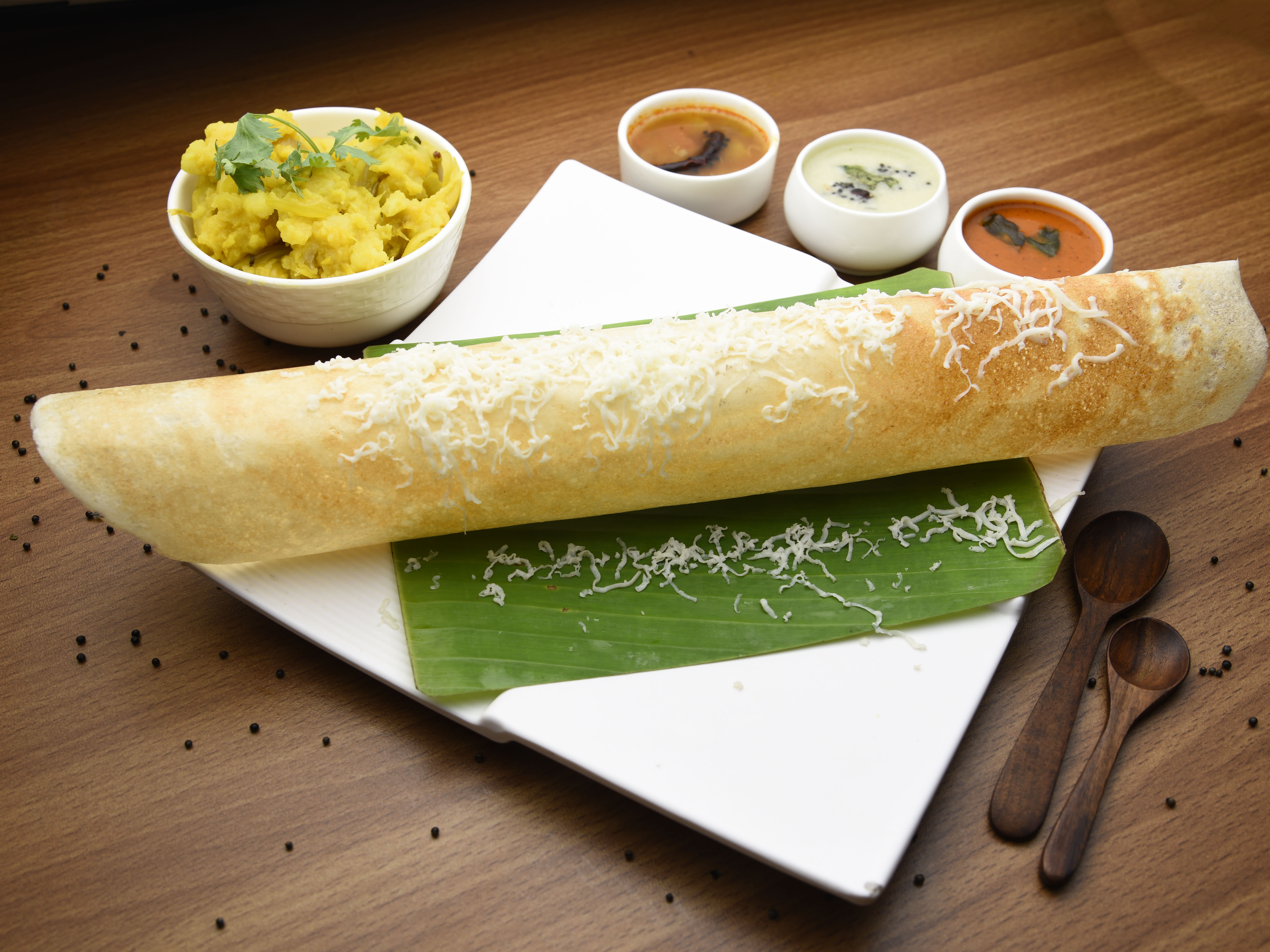 Aamis Kitchen - Logo