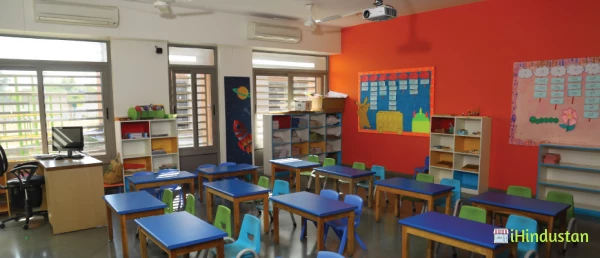 Aavishkar School - Logo
