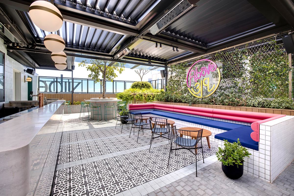 Above 319 @ Vibe Hotel Darling Harbour - Logo