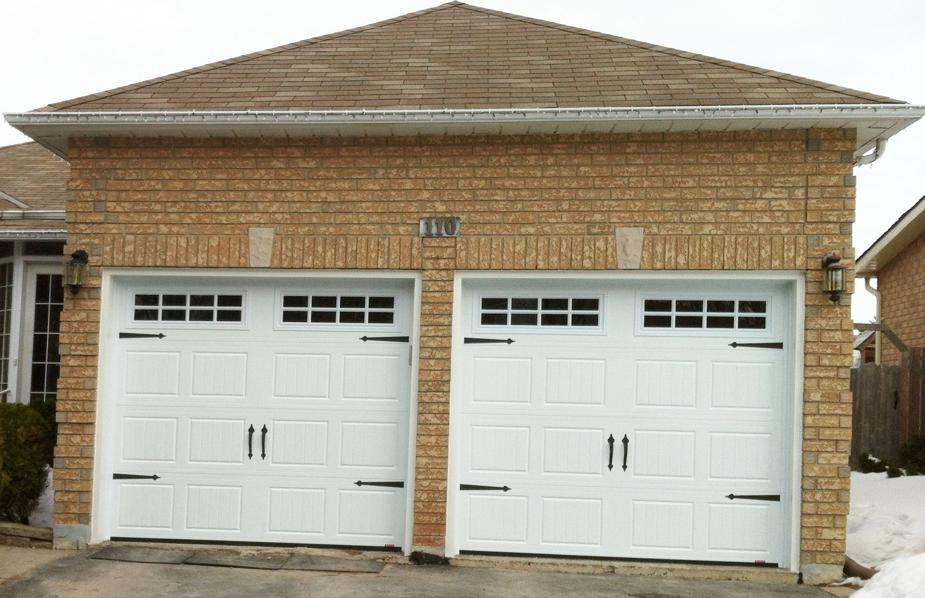 Absolute Overhead Doors - Logo