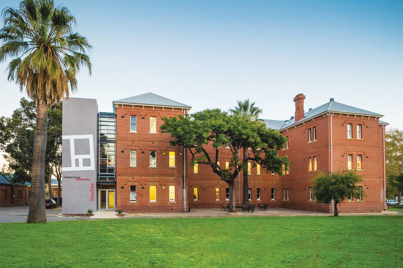 Adelaide Central Gallery - Logo