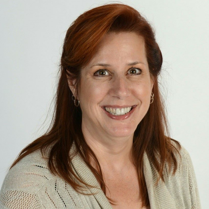 Adrienne Ross - Your Real Estate Go To Girl - Re/max Tw - Logo