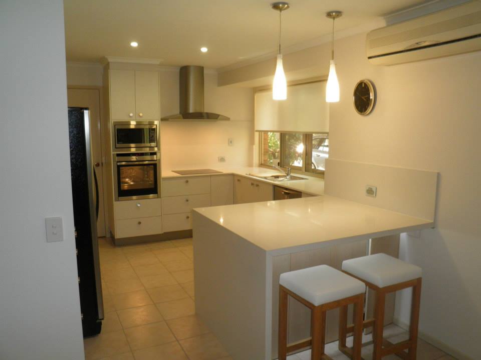 Advance Kitchens - Logo