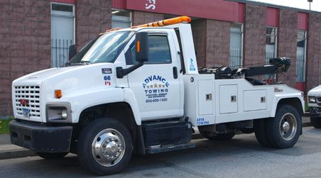 Advance Towing - Logo