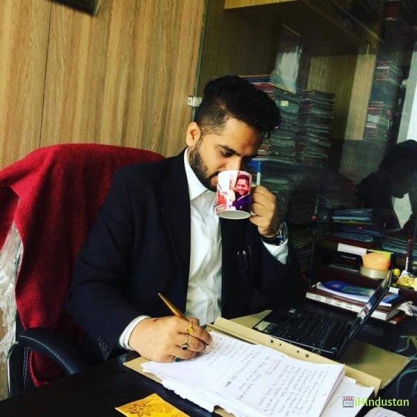 Advocate Ritesh Bindra - Logo