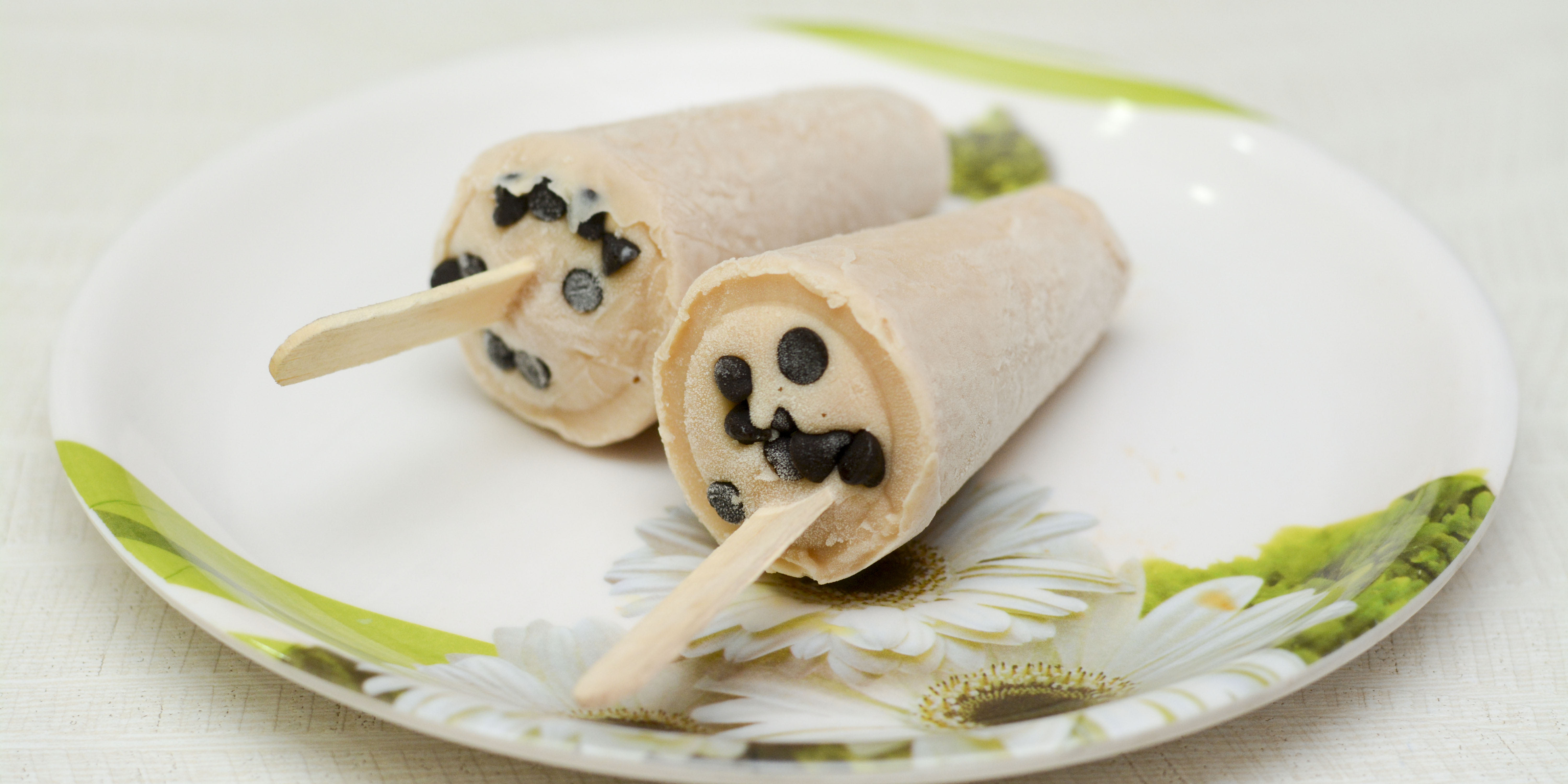 Agarwal's Kulfi N Roll - Logo