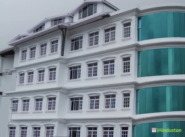Agma International School - Logo