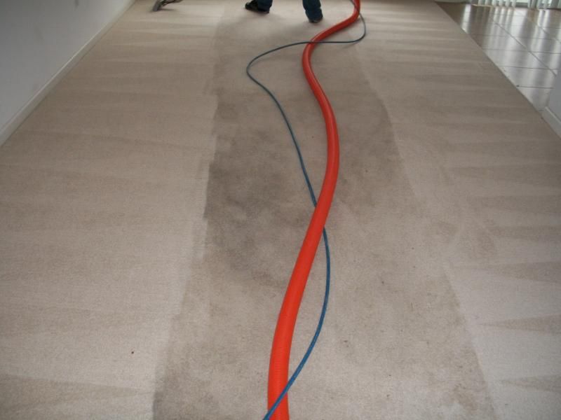 A Guru Cleaning Services - Logo