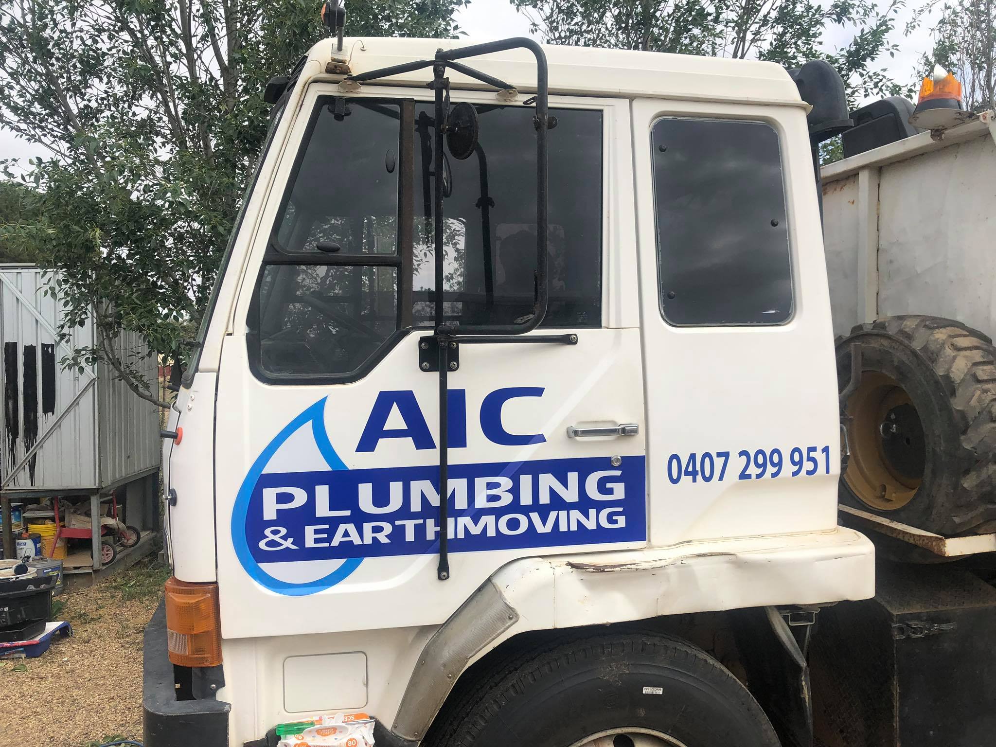 AIC Plumbing & Earthmoving - Logo