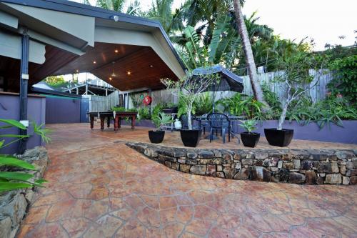Airlie Beach Motor Lodge - Logo