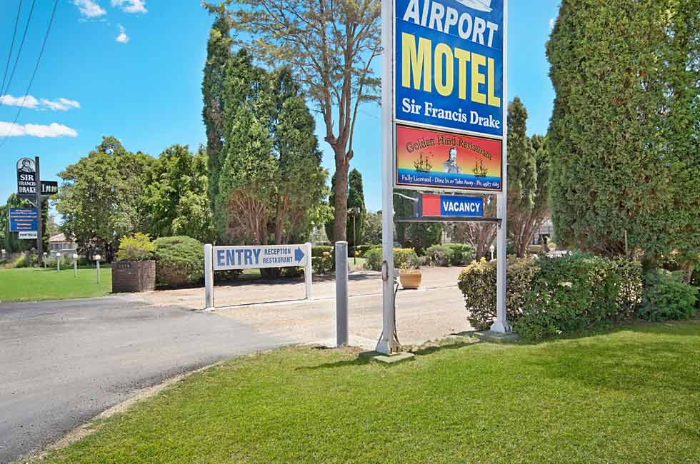 Airport Motel Sir Francis Drake Inn - Logo