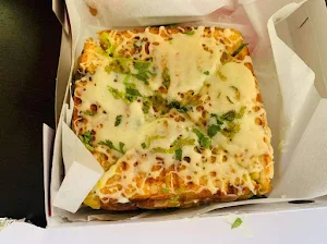 Akkad Bakkad Bombay Boo - Logo