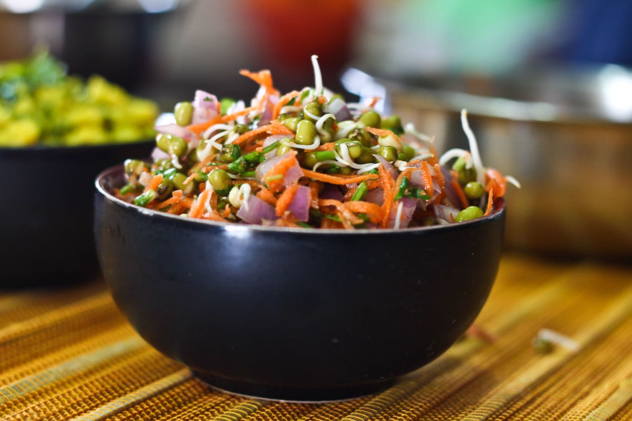 Akshay'S Protien Sprouts Chat - Logo