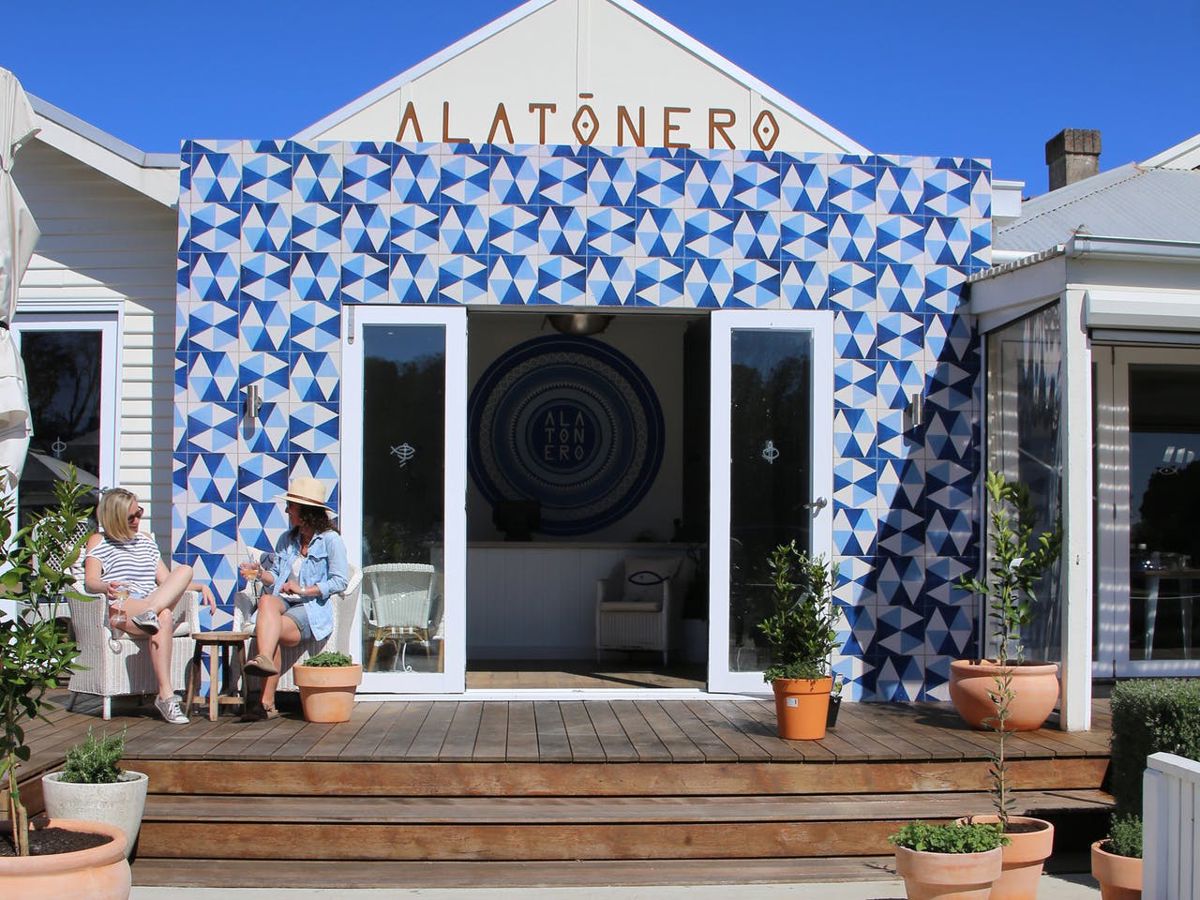 Alatonero - Logo