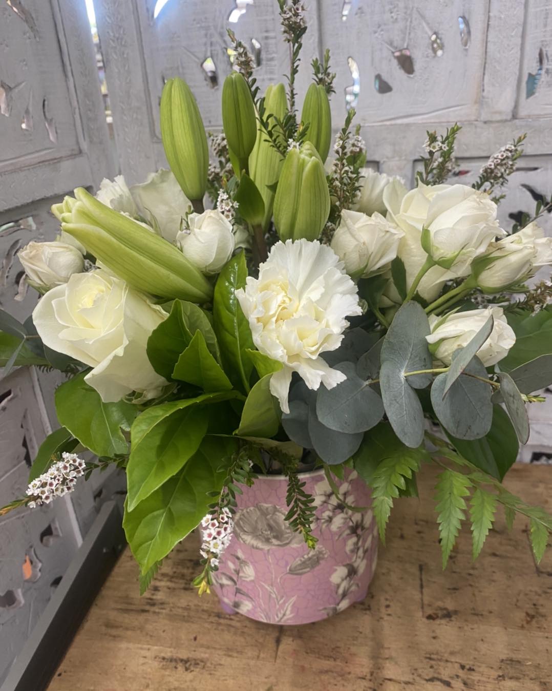 Albion Park Enchanted Florist - Logo