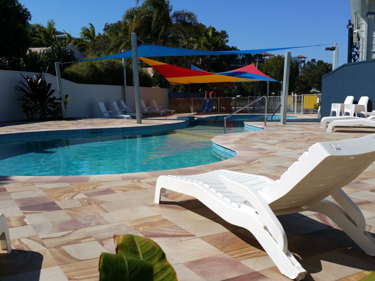 Alex Beach Cabins & Tourist Park - Logo