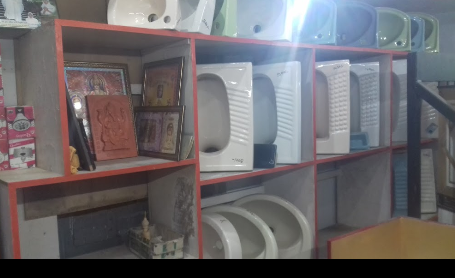 Alora Traders - Cover photo