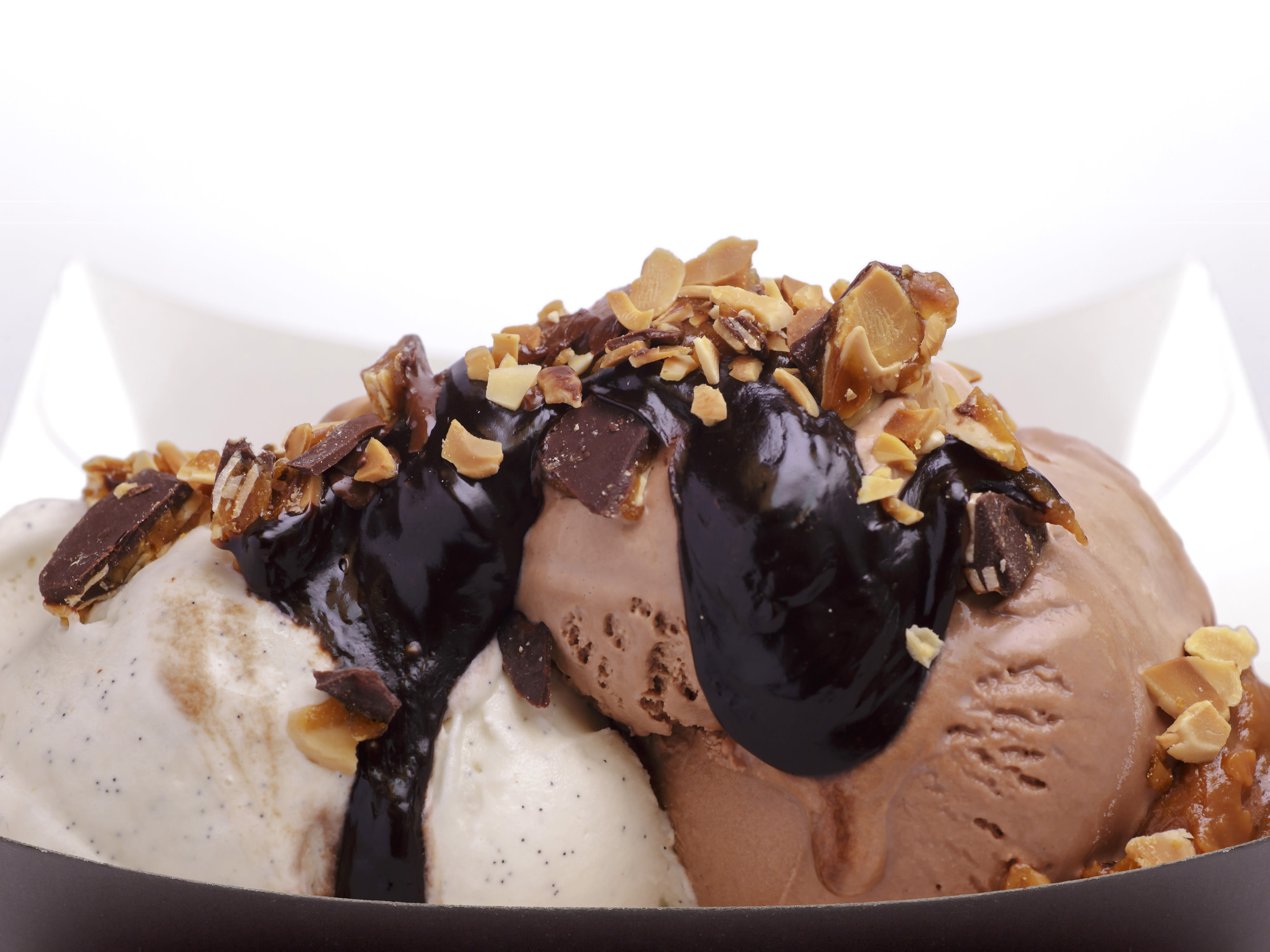 Amadora Gourmet Ice Cream & Sorbet - Logo