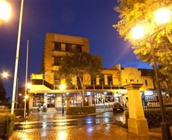 Amaroo Hotel - Logo
