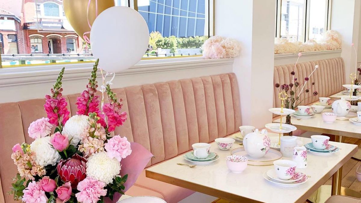 Amazing Graze Tea Rooms - Logo