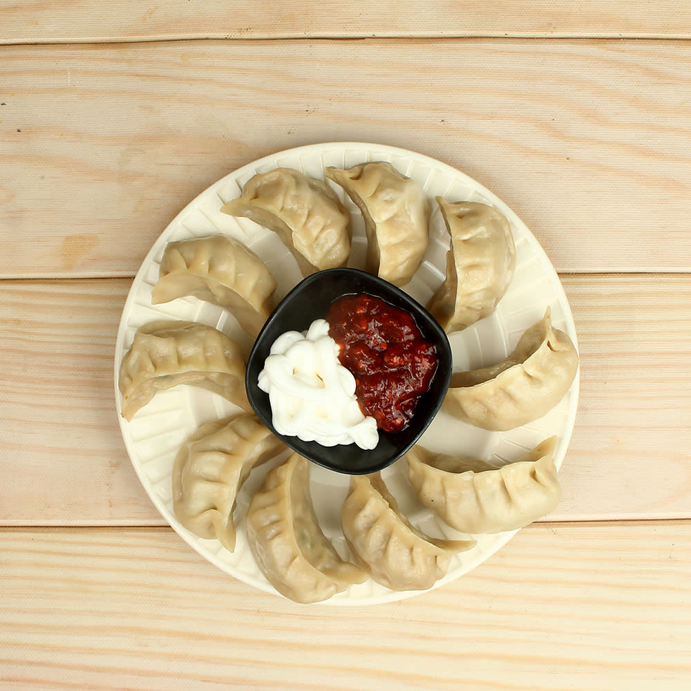 Amazing Momo's - Logo