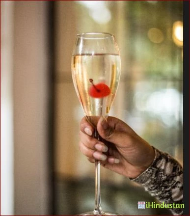 Amour Bistro - Logo