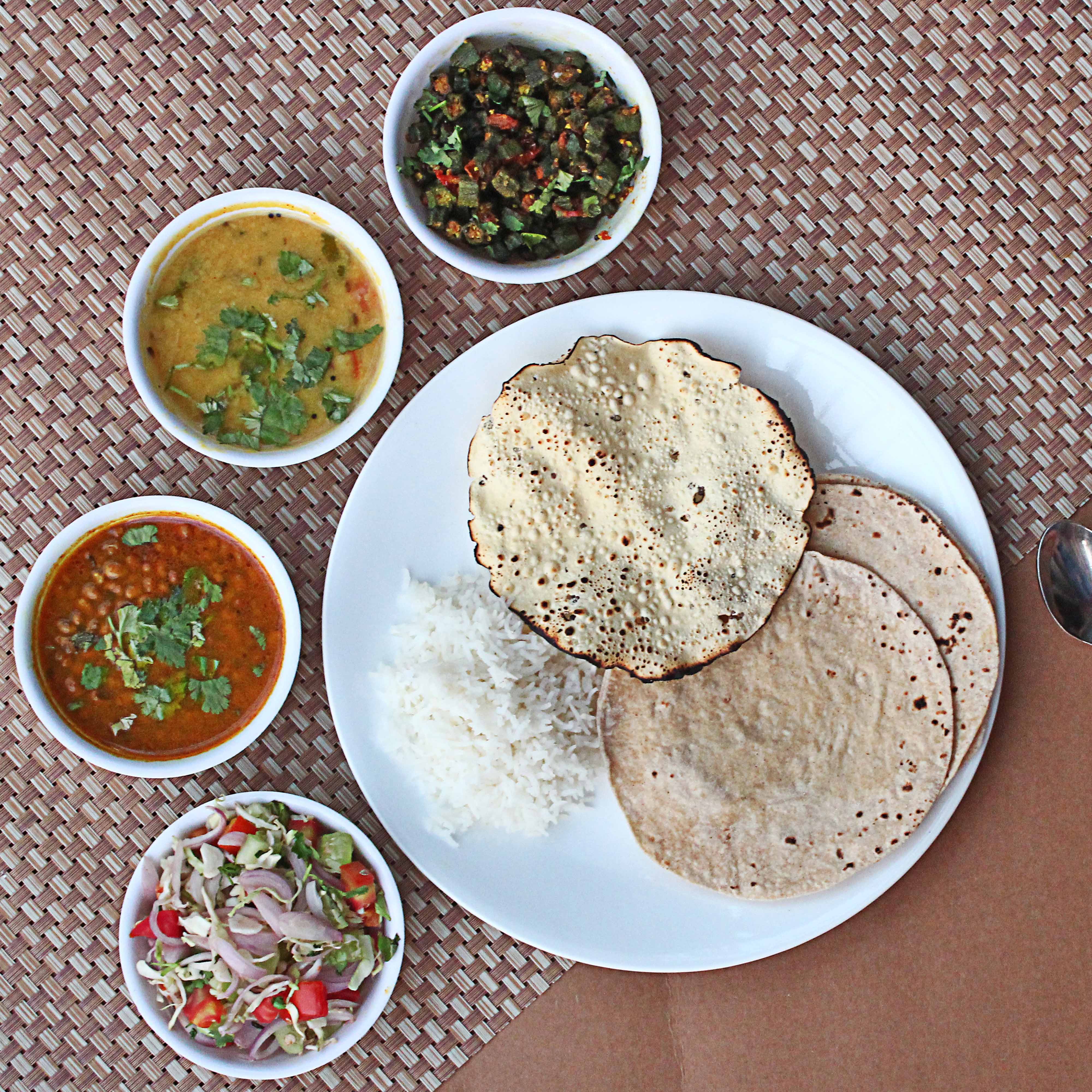 Amrut Tiffin Service - Logo