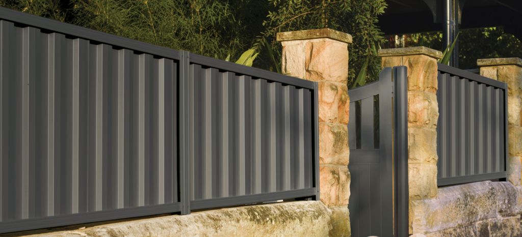 AMS Absolute Mesh and Steel - Logo