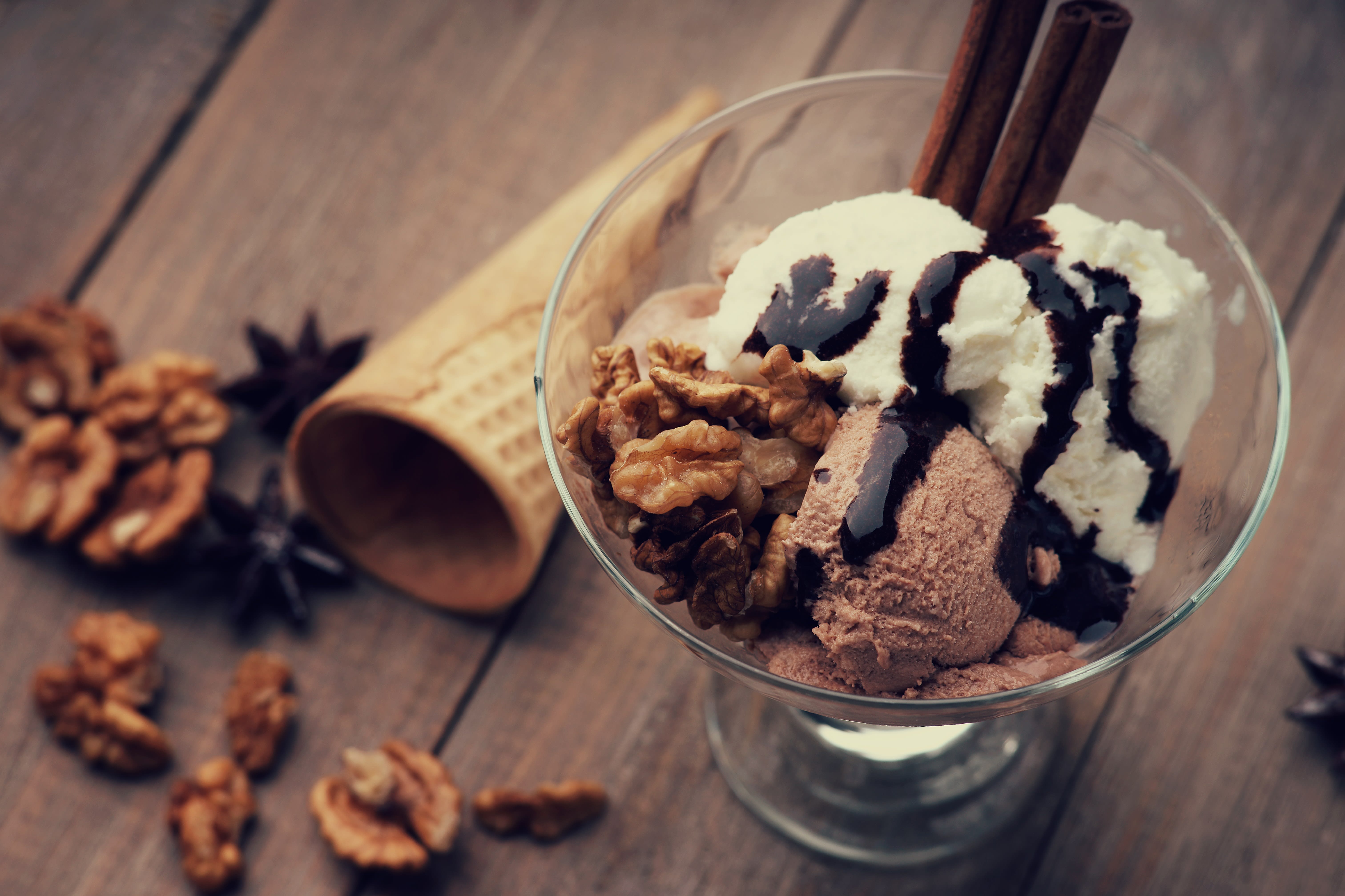 Amul Ice Cream Parlour - Logo