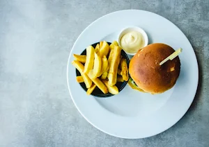 Amul Icecream Scooping Parlour - Logo