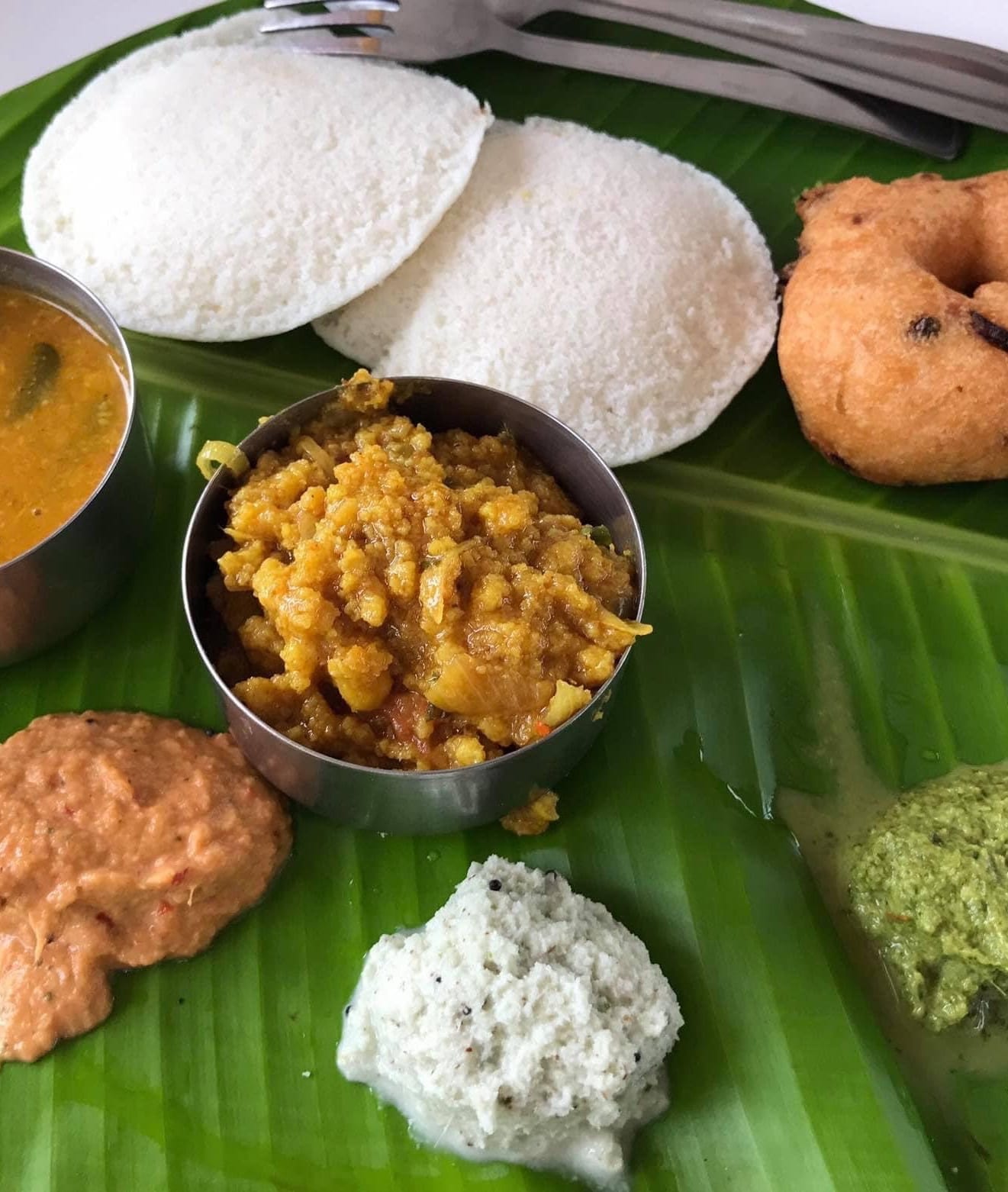 ANNAPOORNA TIFFIN HOUSE - Logo