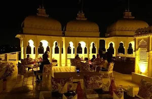 Aravali Lakeview - Radisson Blu - Logo