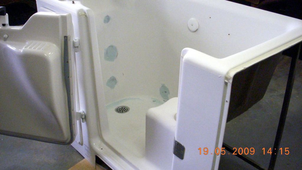 Armour Bathtub Refinishing - Logo