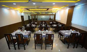 Aroma Fine Dine - Logo