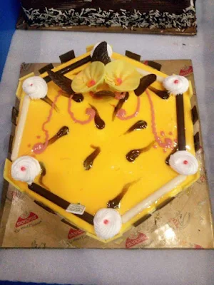 Arora's Cakes & Bakes - Logo