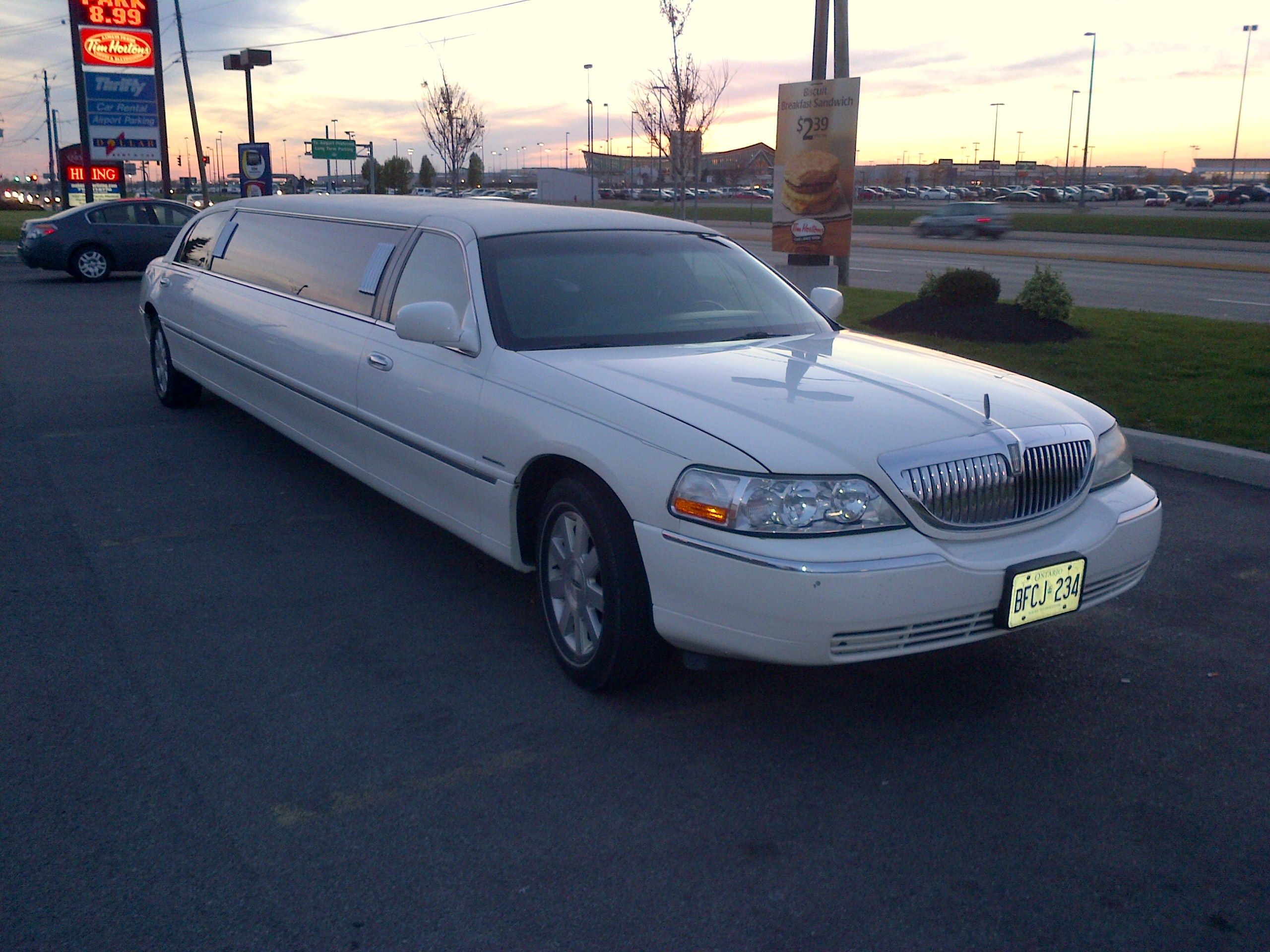 Artus Limousine - Logo