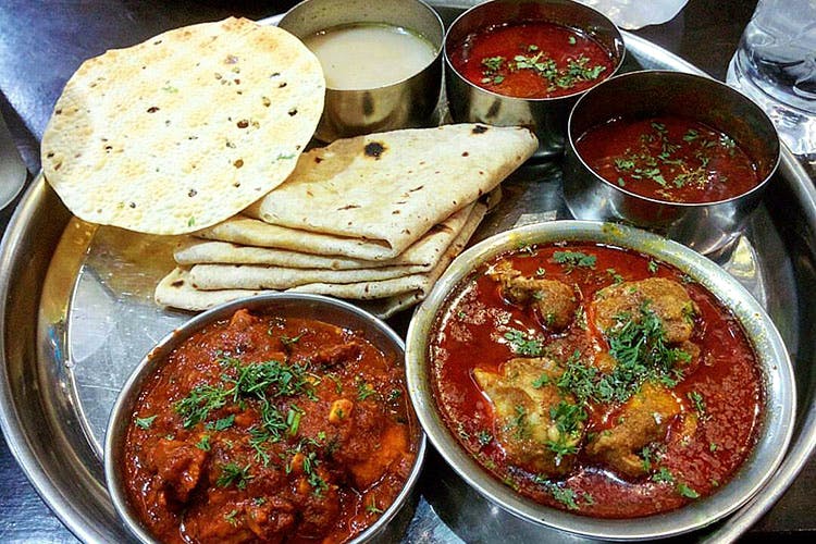 Arya's Kitchen - Logo