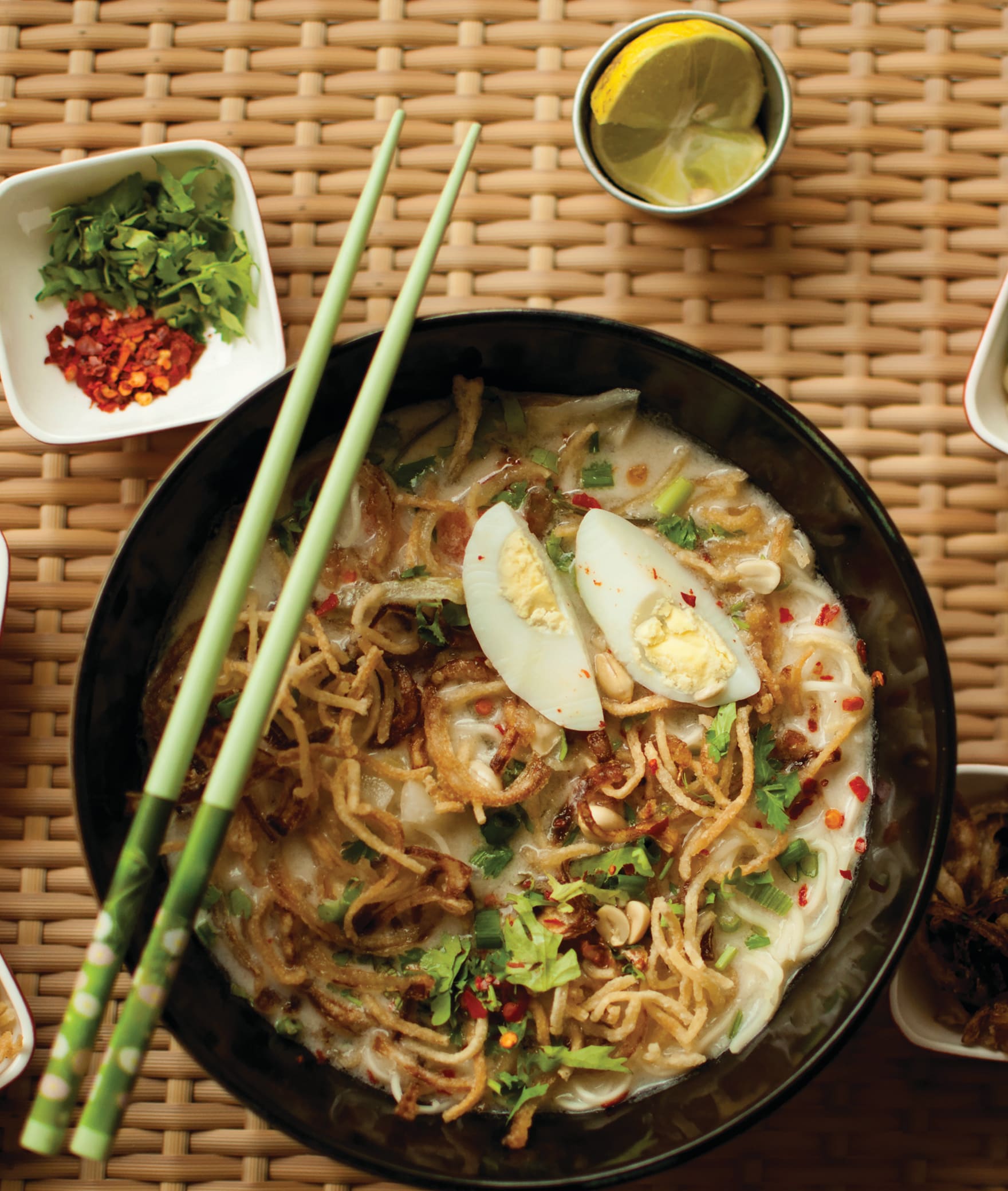 AUNTIE FUNG'S - Logo