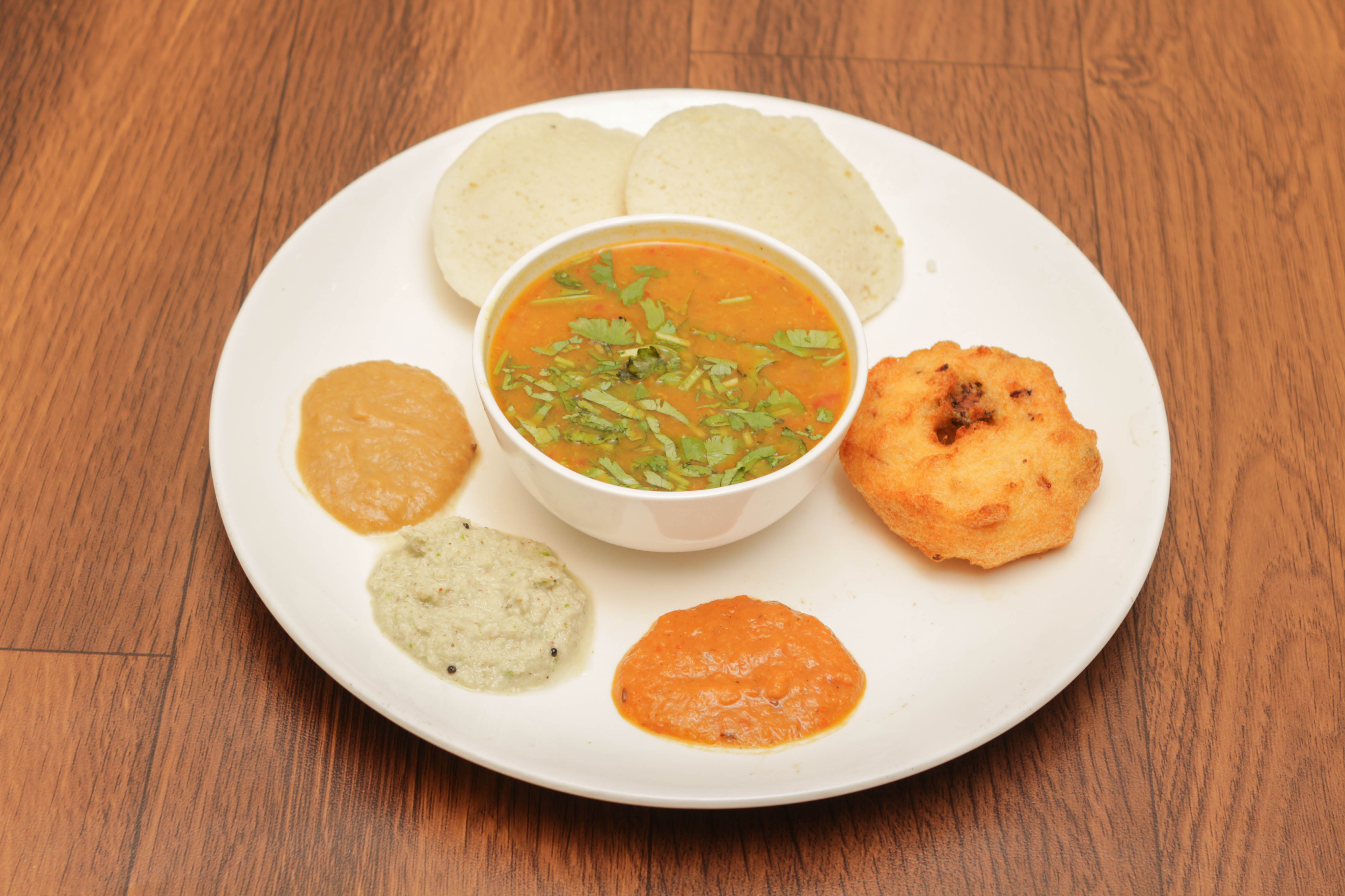 aunty tiffin's - Logo