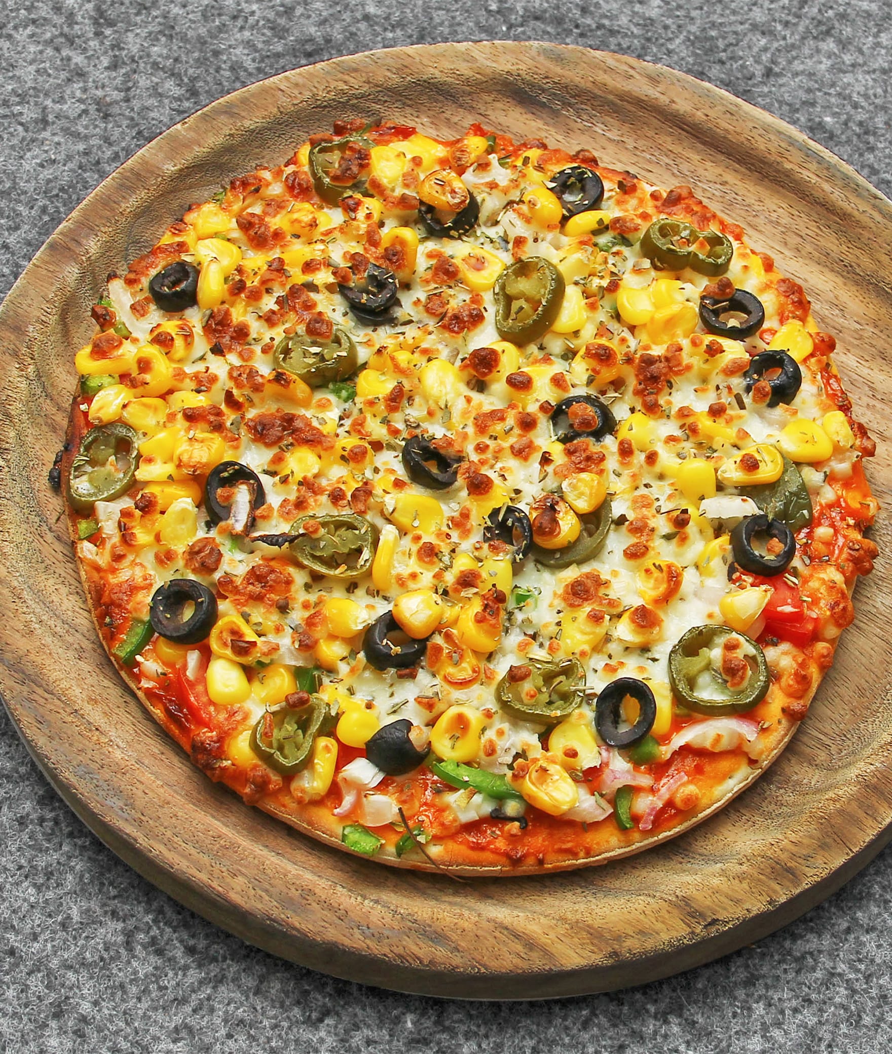 Authentic pizza hub - Logo