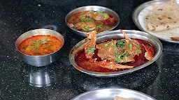 Avani's Kitchen - Logo