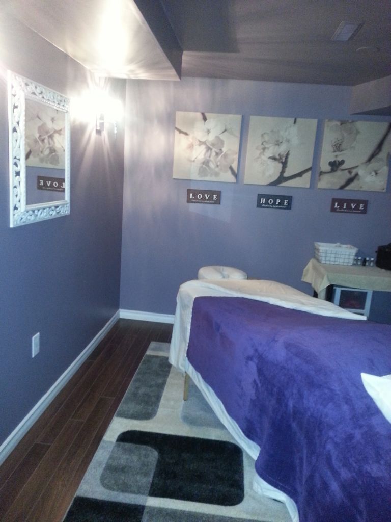 Back 2 Hands Massage Therapy - Logo