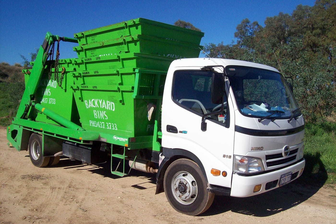 Backyard Bins - Logo